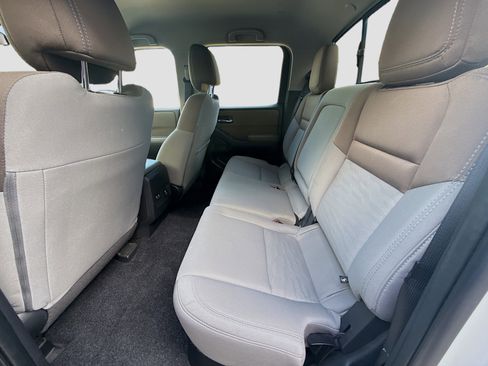 Used 2024 Nissan Frontier SV w/ Technology Package image 22