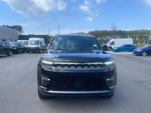 New 2026 Jeep Grand Wagoneer Limited AWD/4WD image 2