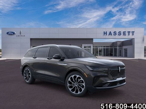 Used 2025 Lincoln Nautilus Reserve AWD/4WD image 8