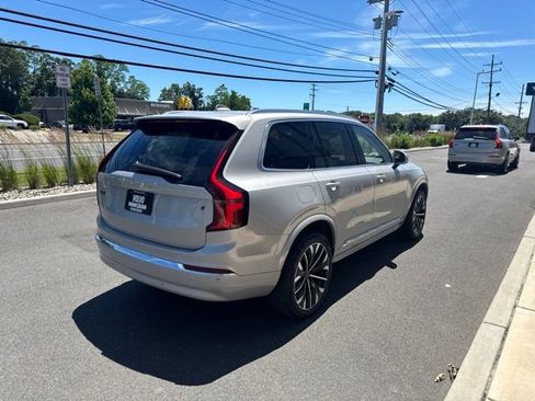 Certified 2025 Volvo XC90 B6 Plus AWD/4WD image 5