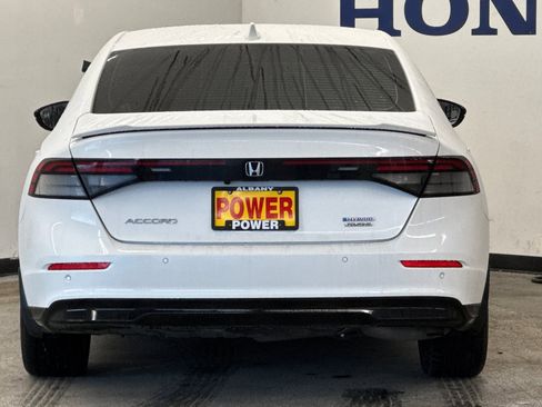 Used 2023 Honda Accord Touring image 4