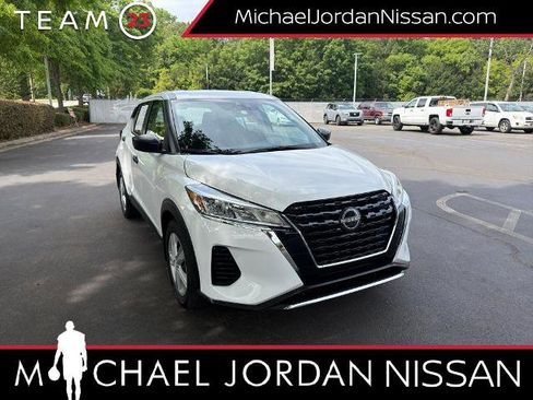 Certified 2022 Nissan Kicks S w/ Interior Electronics Package FWD image 1