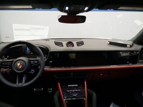 Used 2026 Porsche Cayenne GTS AWD/4WD image 17