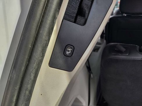 Used 2020 Dodge Grand Caravan SXT FWD image 31