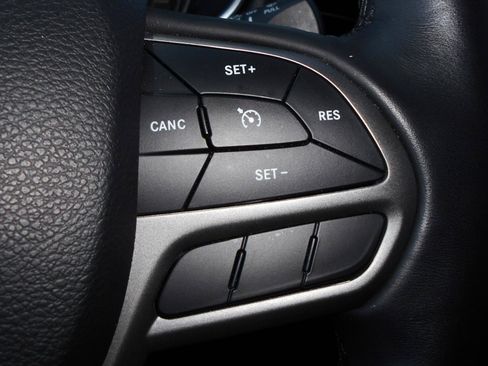 Certified 2019 Jeep Cherokee Latitude Plus w/ Comfort/Convenience Group AWD/4WD image 12