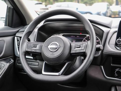 Used 2024 Nissan Rogue S FWD image 16