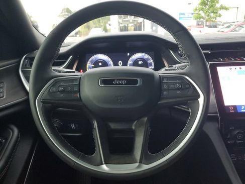 Certified 2025 Jeep Grand Cherokee Limited w/ Luxury Tech Group II RWD image 26