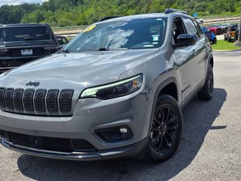 Used 2023 Jeep Cherokee Altitude Lux AWD/4WD image 4