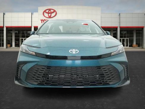 New 2026 Toyota Camry SE image 2