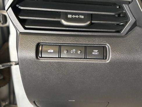 Used 2024 Nissan Altima 2.5 SV image 18