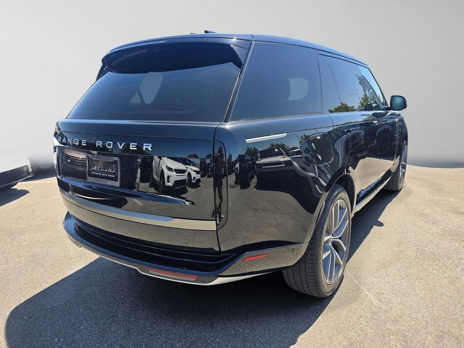 New 2026 Land Rover Range Rover Long Wheelbase SE AWD/4WD image 5