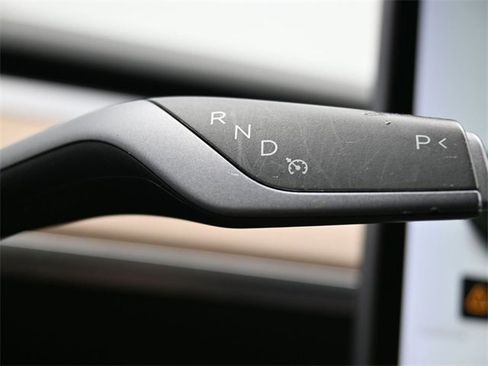 Used 2021 Tesla Model Y Long Range image 21