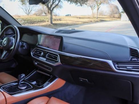 Used 2019 BMW X5 xDrive50i w/ M Sport Package image 23