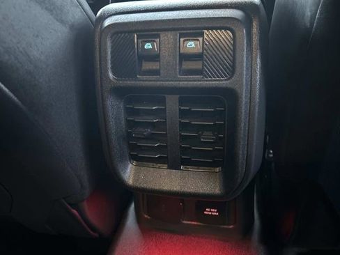 Used 2025 Ford Bronco Badlands image 17