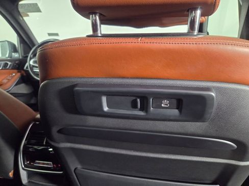 Used 2022 BMW X7 xDrive40i w/ M Sport Package image 30