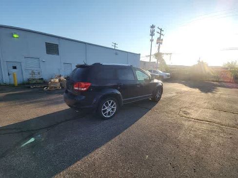 Used 2011 Dodge Journey SXT w/ Trailer Tow Prep Group FWD image 19