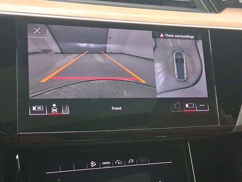 Used 2024 Audi Q8 e-tron Premium Plus w/ Premium Plus Package image 22