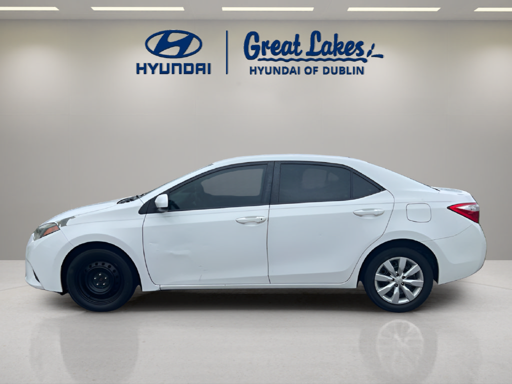 Used 2014 Toyota Corolla LE FWD image 2