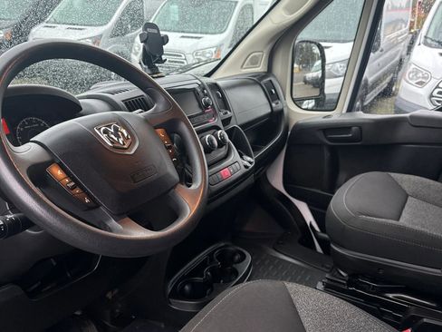 Used 2019 RAM ProMaster 2500 w/ Interior Convenience Group image 10