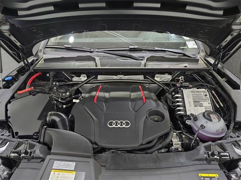 New 2025 Audi SQ5 Prestige image 31