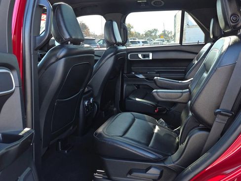 Used 2020 Ford Explorer XLT w/ Equipment Group 202A AWD/4WD image 7