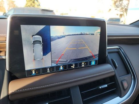 Used 2021 Chevrolet Suburban High Country image 31