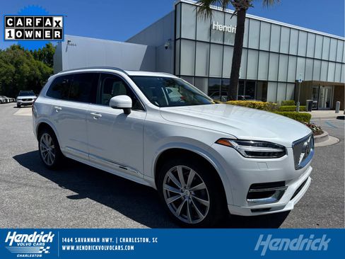 Used 2023 Volvo XC90 B6 Plus image 1