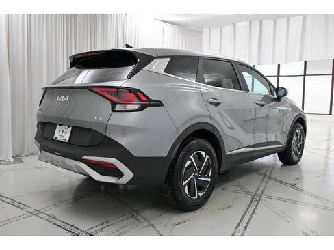 Used 2023 Kia Sportage LX image 7