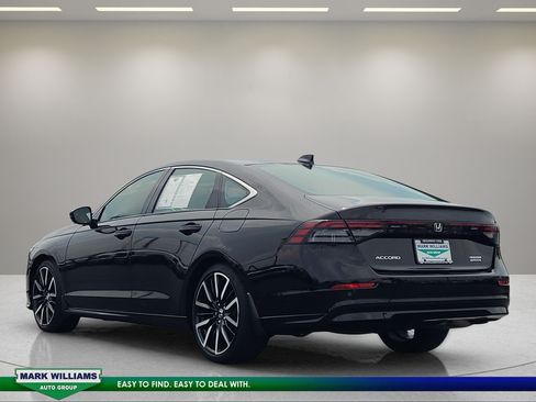 Used 2024 Honda Accord Touring image 6