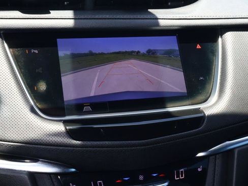 Used 2024 Cadillac XT6 Luxury FWD image 30