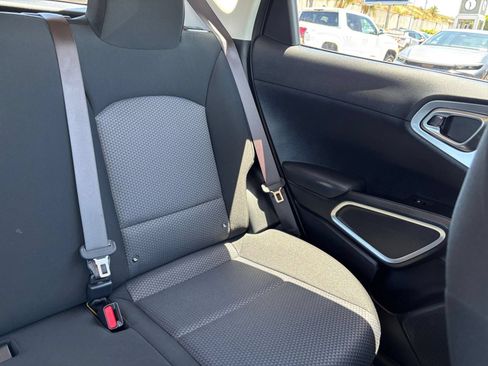 Used 2025 Kia Soul LX w/ LX Technology Package FWD image 35