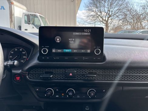 Used 2025 Honda HR-V Sport image 19