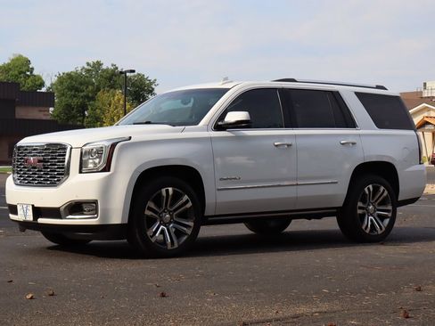 Used 2018 GMC Yukon Denali w/ Denali Ultimate Package AWD/4WD image 11
