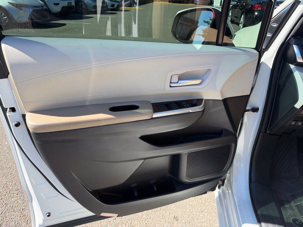 Used 2021 Toyota Sienna XLE FWD image 10