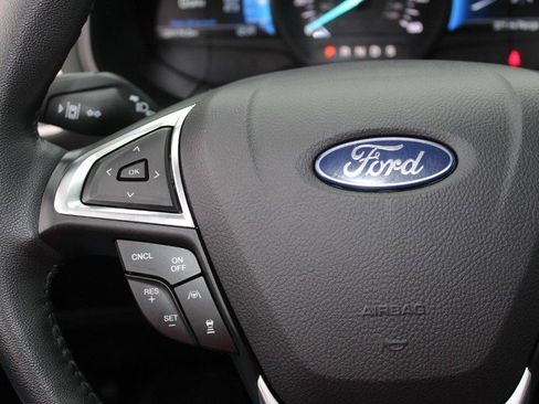 Used 2024 Ford Edge SEL image 25