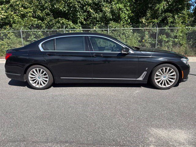 Used 2018 BMW 740e xDrive AWD/4WD image 12