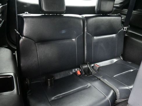 Used 2023 Mitsubishi Outlander SE image 17