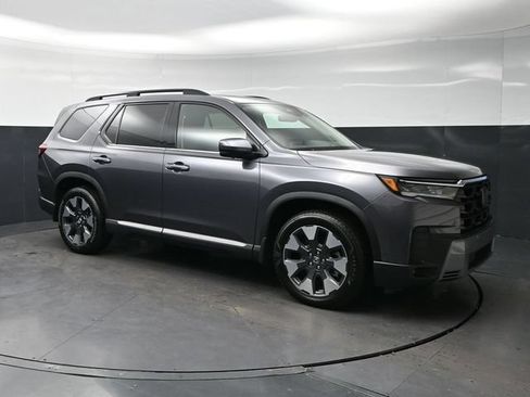 Certified 2026 Honda Pilot Touring image 3