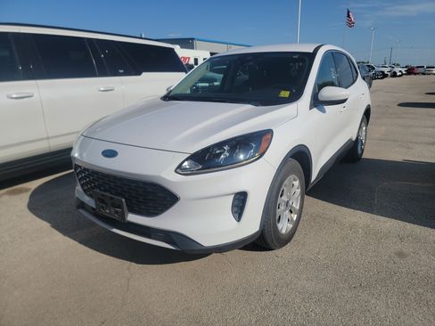 Used 2020 Ford Escape SE FWD image 1