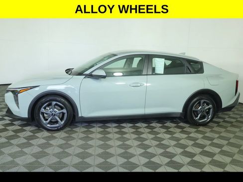 Used 2025 Kia K4 FWD image 4