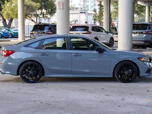 Used 2024 Honda Civic Sport image 4