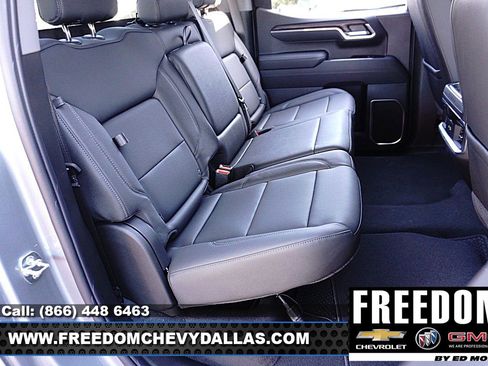 New 2026 GMC Sierra 1500 SLT image 11