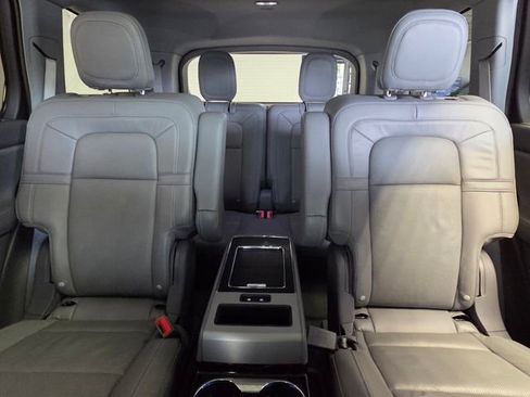 Used 2020 Lincoln Aviator Reserve w/ Equipment Group 202A image 11