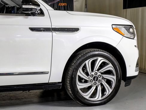 Used 2023 Lincoln Navigator L Reserve image 7