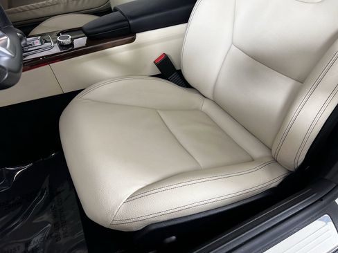 Used 2019 Mercedes-Benz SLC 300 w/ Premium Package image 37