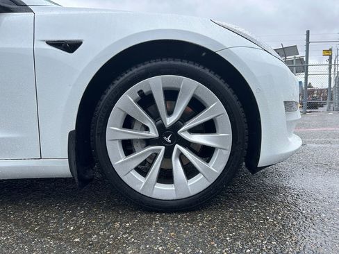 Used 2022 Tesla Model 3 Long Range AWD/4WD image 9