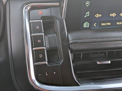 Used 2024 Chevrolet Suburban LT image 12