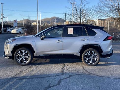 Used 2021 Toyota RAV4 XSE image 2