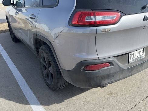 Used 2016 Jeep Cherokee Latitude image 3