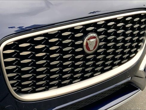 Used 2022 Jaguar F-PACE S image 30